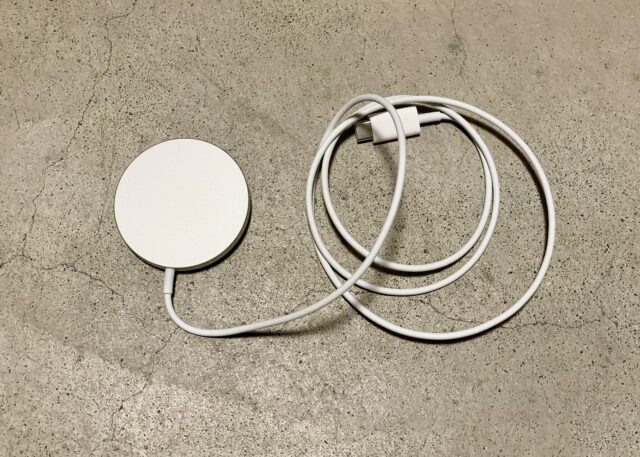 Apple MagSafe充電器　本体