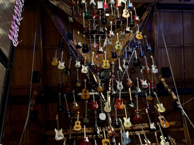 ハードロックカフェ　ワイキキ　店内