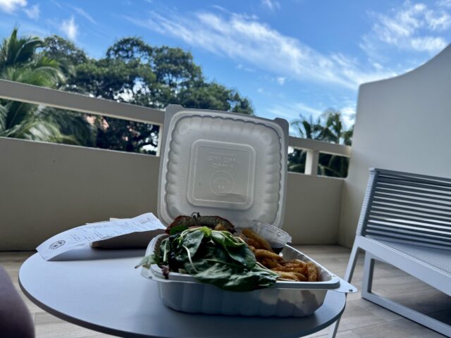 シェラトンワイキキ　ラナイ　食事