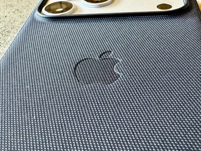 iPhone17 ProMax テックウーブンケース 素材感